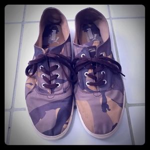 Camouflage puma sneakers